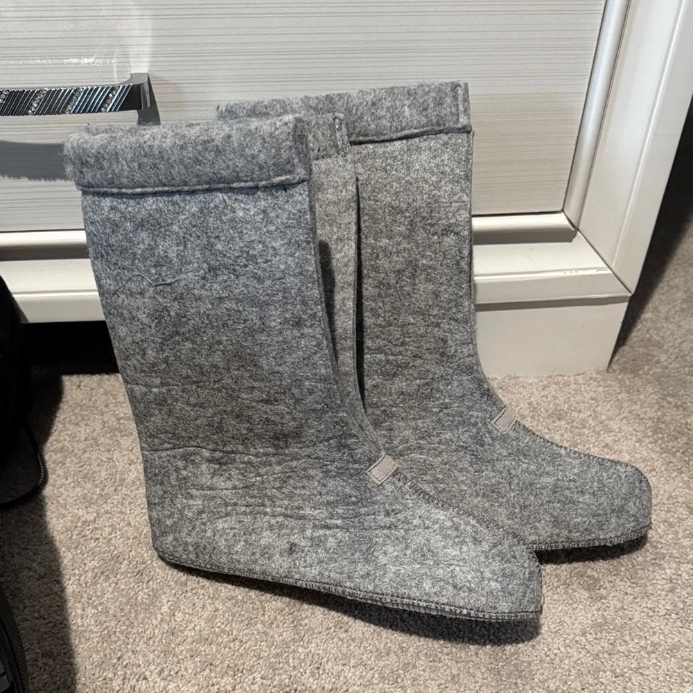 L.L. Bean Black and Gray Kids Snow Boots - Picture 6 of 6